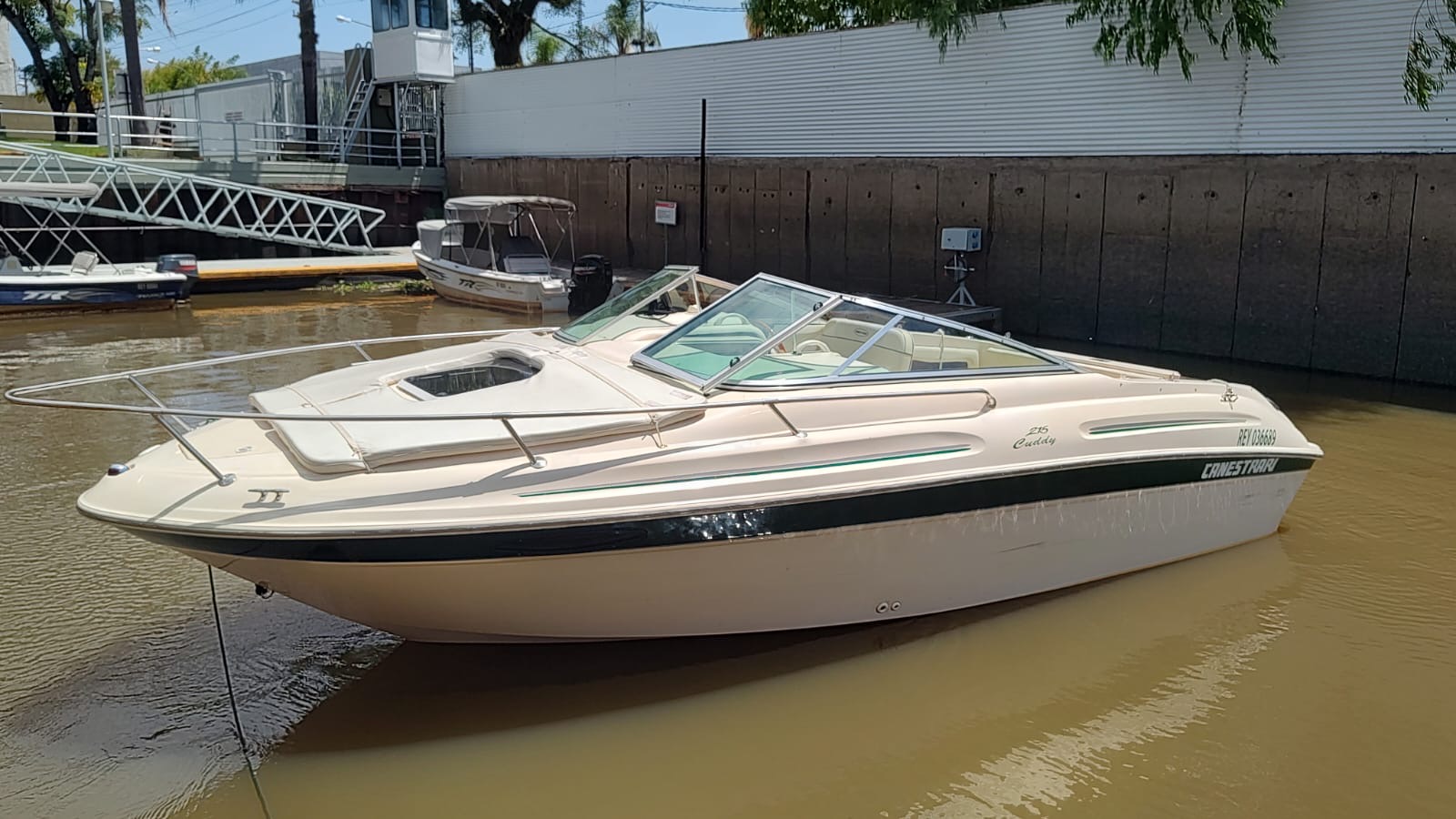 Canestrari Cuddy 215 2004 Volvo 190 hp Para SX